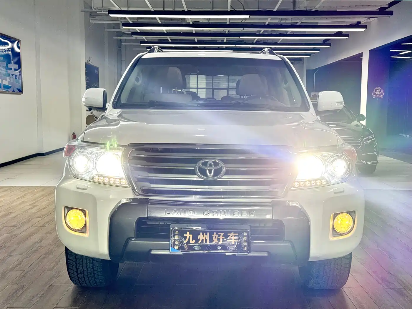 Toyota Land Cruiser 2012 4.0L Automatic VX фото 2