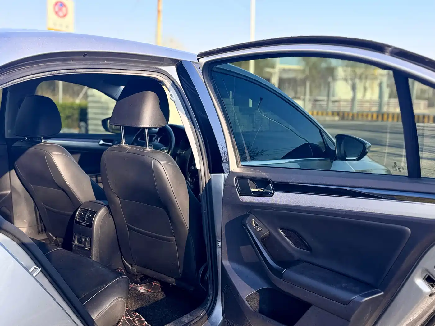 Volkswagen Sagitar 2018 1.6L Automatic Comfort фото 22