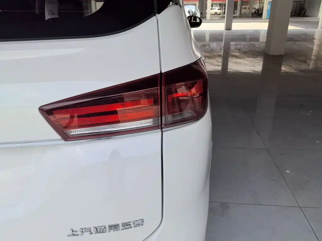 Baojun 360 2018 2018 1.5L Automatic Luxury (China V)