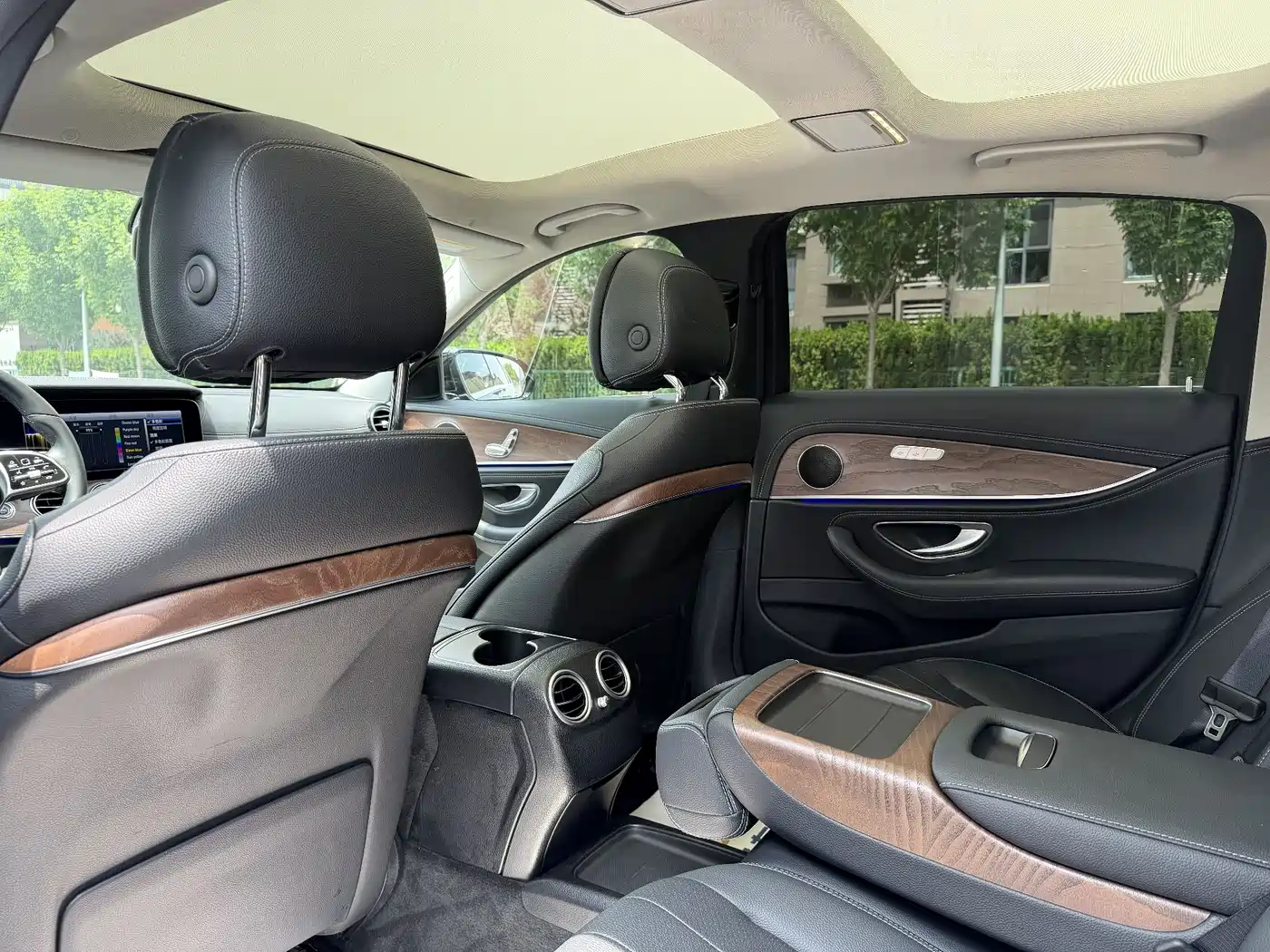 Mercedes-Benz E-Class 2020 E 260 L фото 11