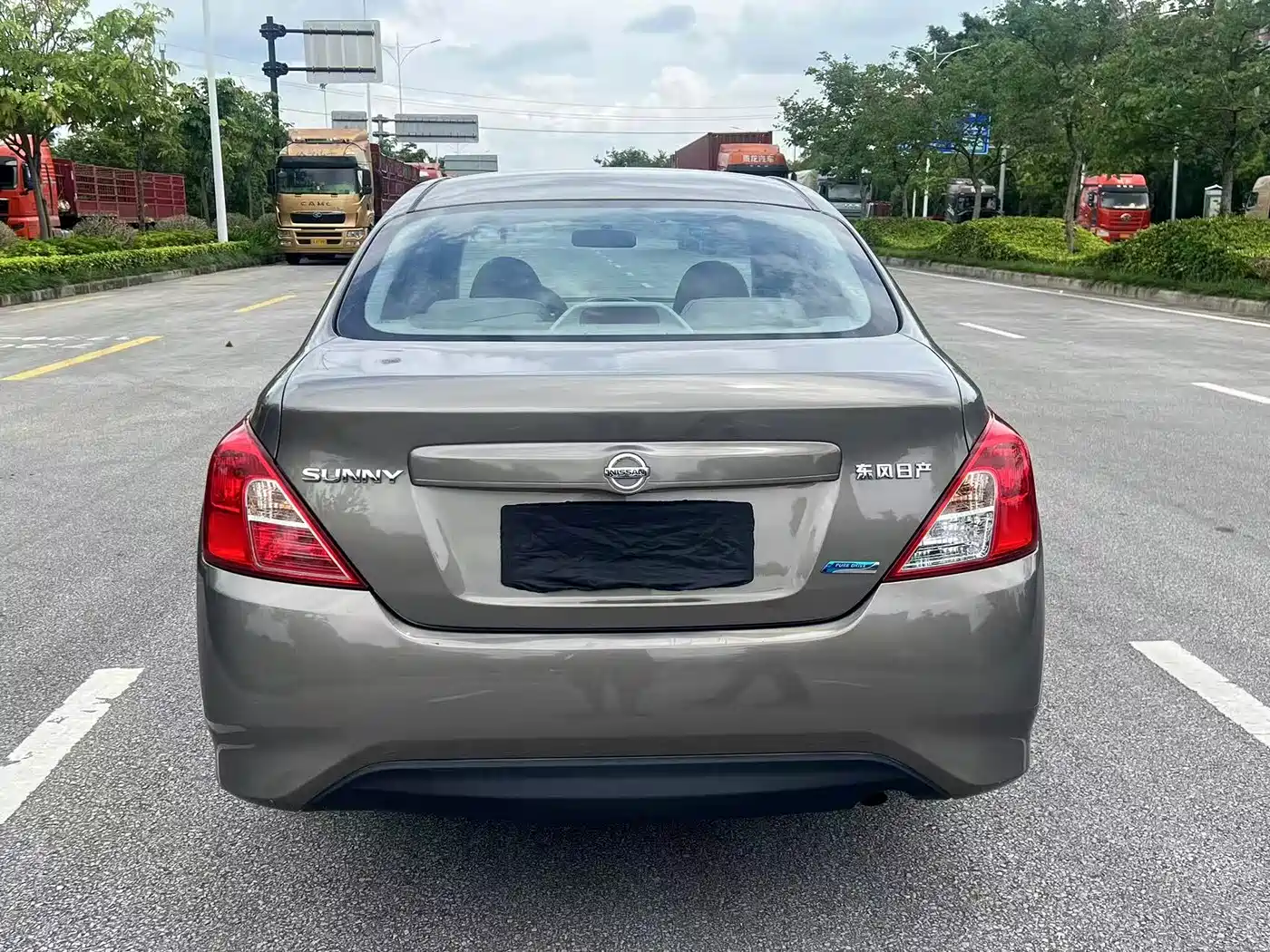 Nissan Sunny 2017 2016 1.5XE Manual Leading Edition