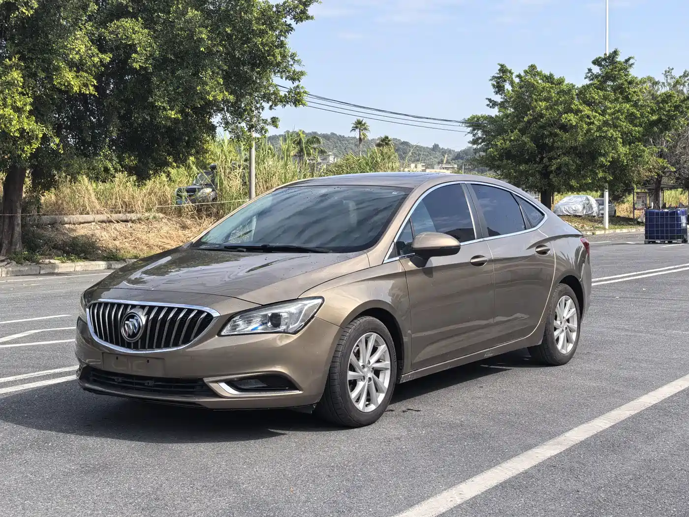 Photo 1 - Buick Verano