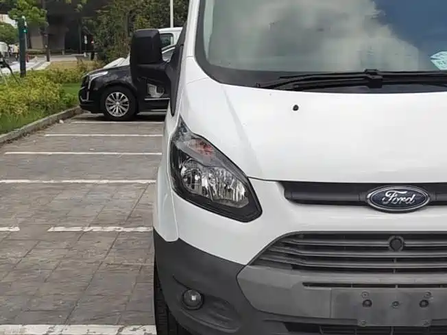Ford Transit 2021 2019 2.0T Diesel Multi-Purpose Commercial Vehicle Short Wheelbase Low Roof 6-Seater China VI