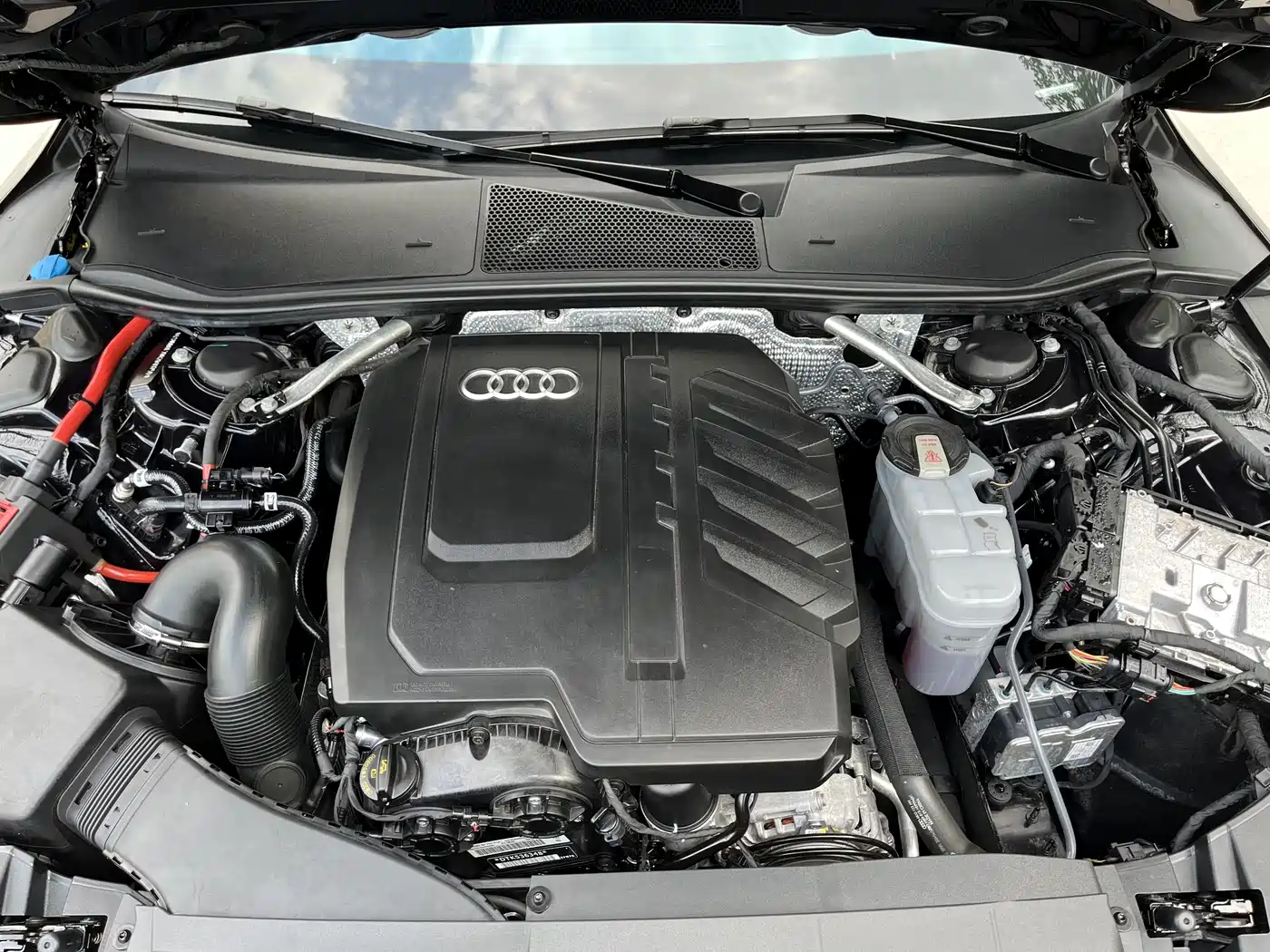 Audi A7L 2024 45 TFSI Luxury фото 16