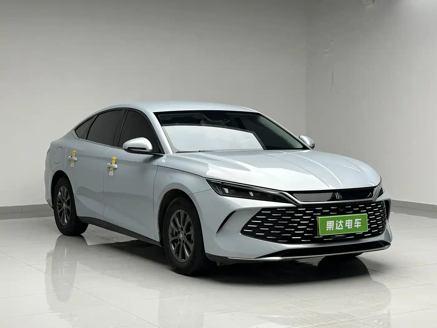BYD Qin L 2024 DM-i 80KM Leading Edition фото 7