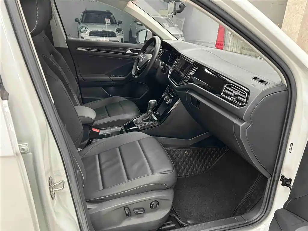 Volkswagen T-ROC 2022 280TSI DSG 2WD Comfort PLUS фото 13