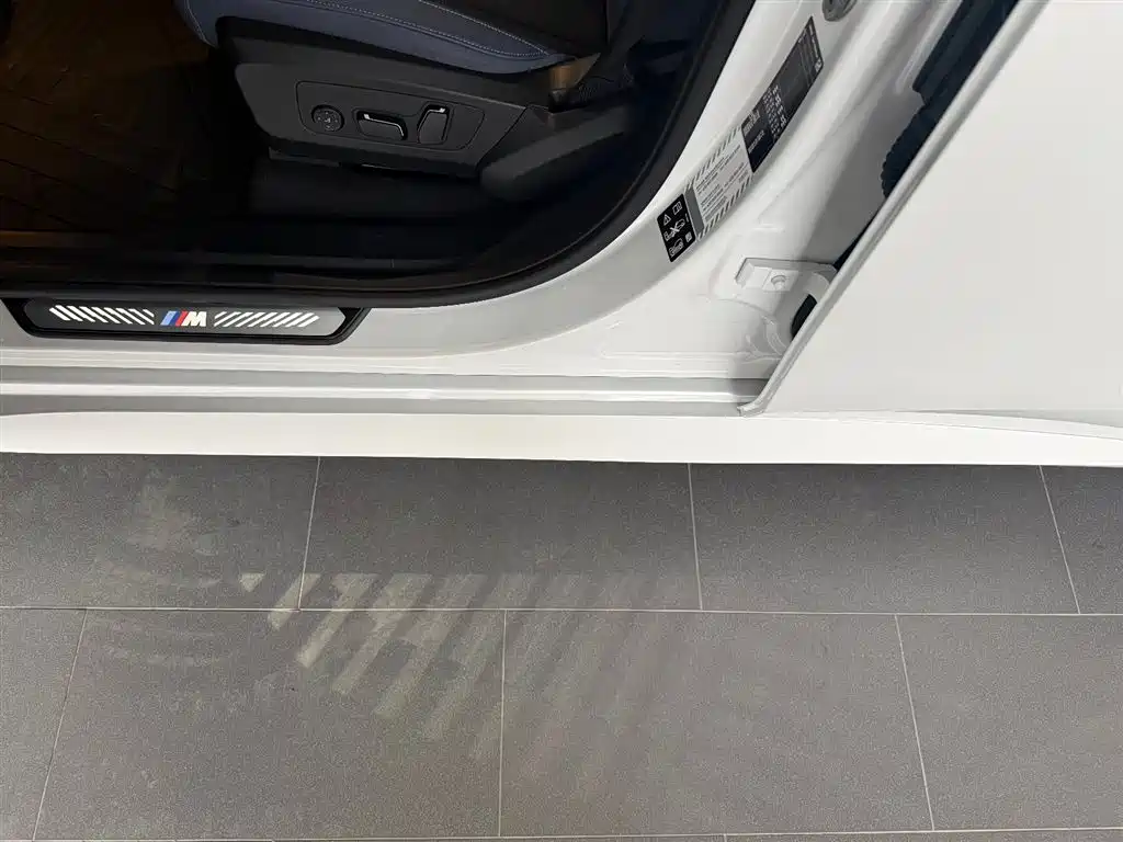 BMW X3 2025 xDrive30L Premium Model M Sport Black Package фото 29