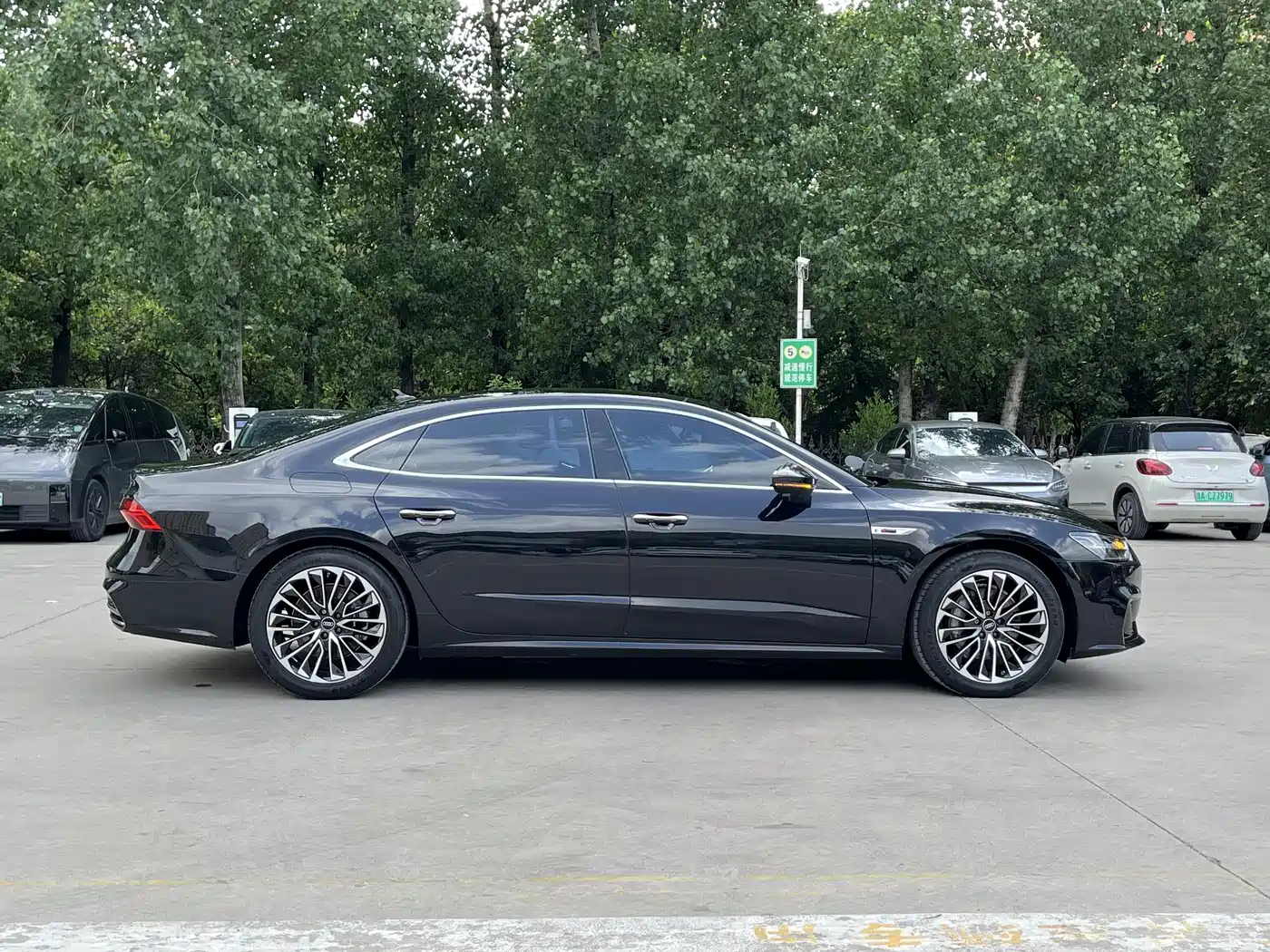 Audi A7L 2024 45 TFSI Luxury фото 13