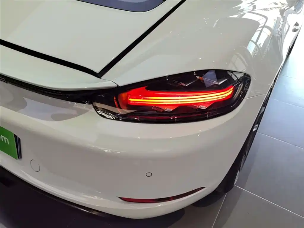 Porsche 718 2018 Cayman 2.0T фото 8