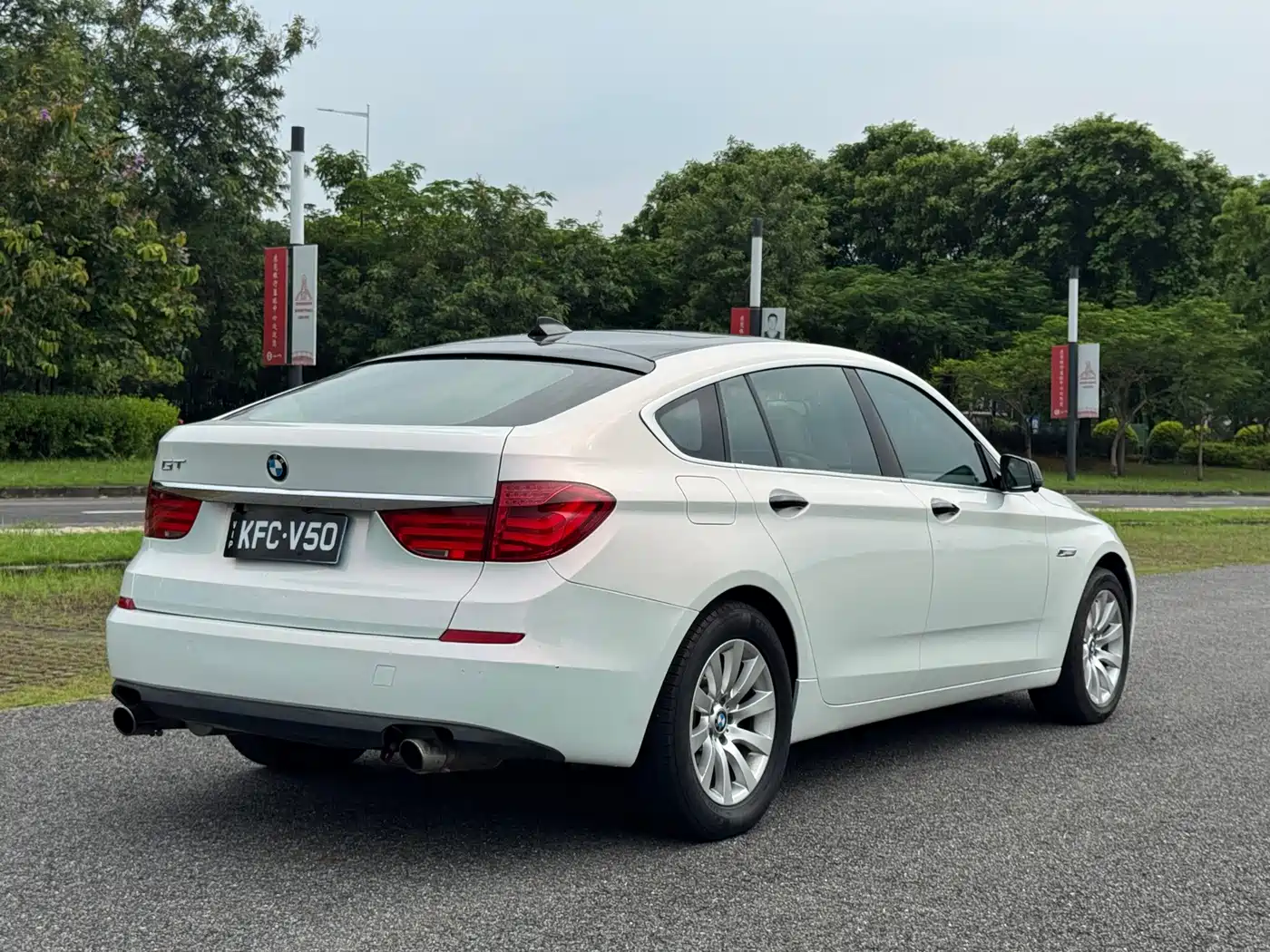 BMW 5 Series GT 2010 2010 535i Luxury Model