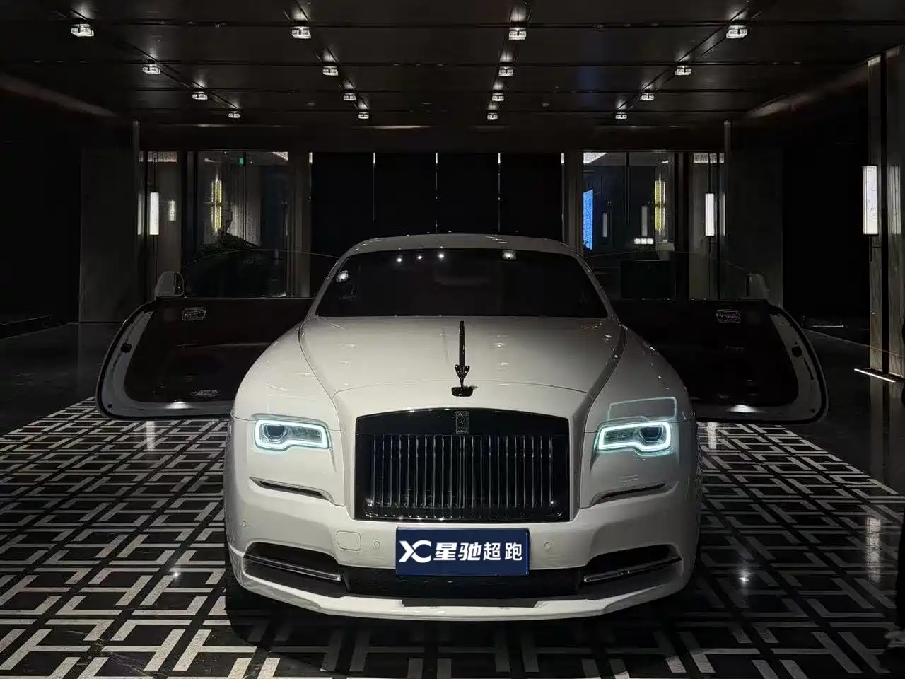 Фото 2 - Rolls-Royce Wraith