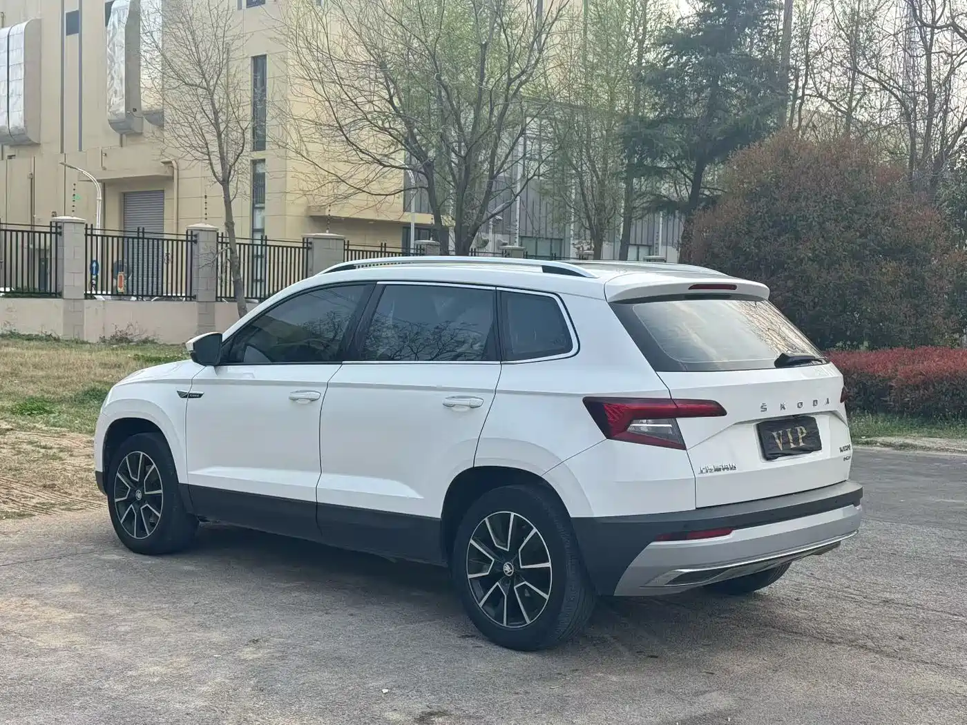 Škoda Karoq 2019 TSI280 Smart Drive Luxury Edition China V фото 4