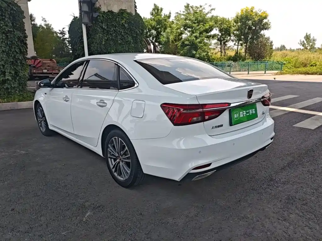 Roewe i6 2019 2020 PLUS 1.6L CVT 4G Connected Glory Flagship Edition