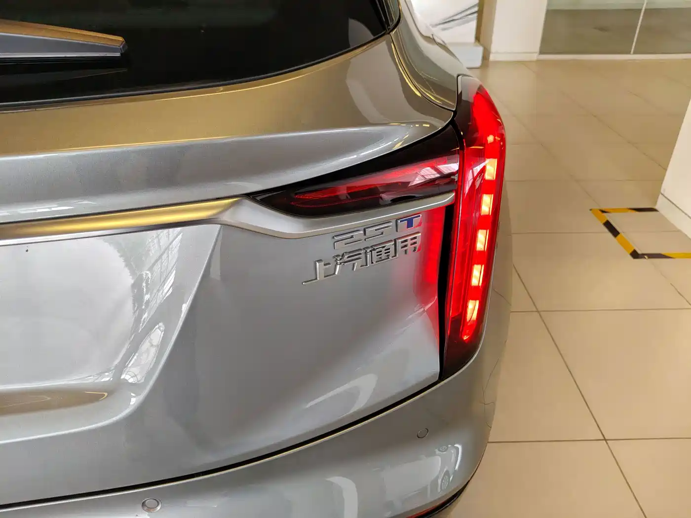 Cadillac GT4 2023 2023 25T Premium Edition