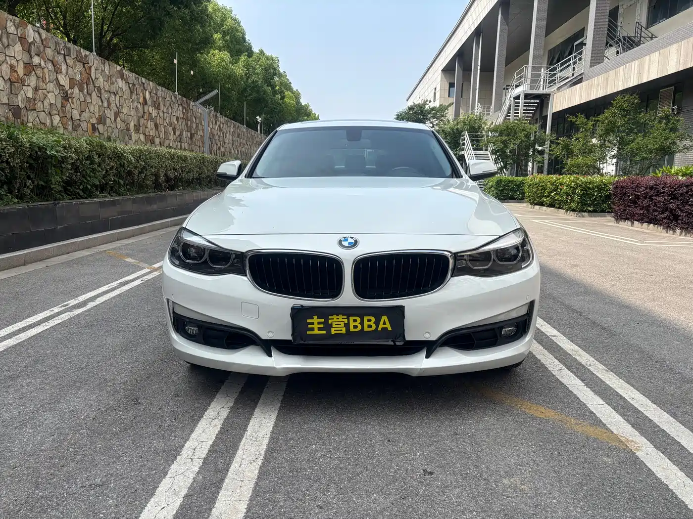 BMW 3 Series GT 2018 320i Fashion фото 2