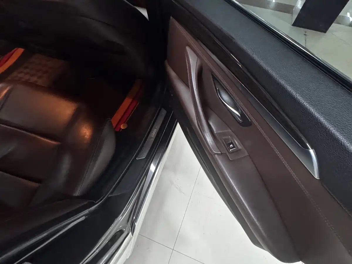 BMW 5 Series 2014 525Li Luxury Design Package фото 12