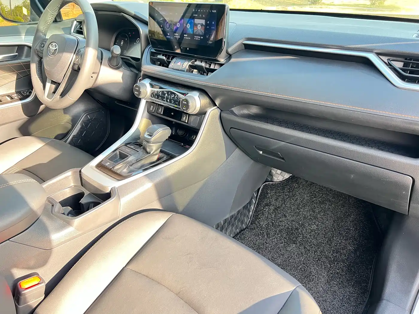 TOYOTA RAV4 RONGFANG