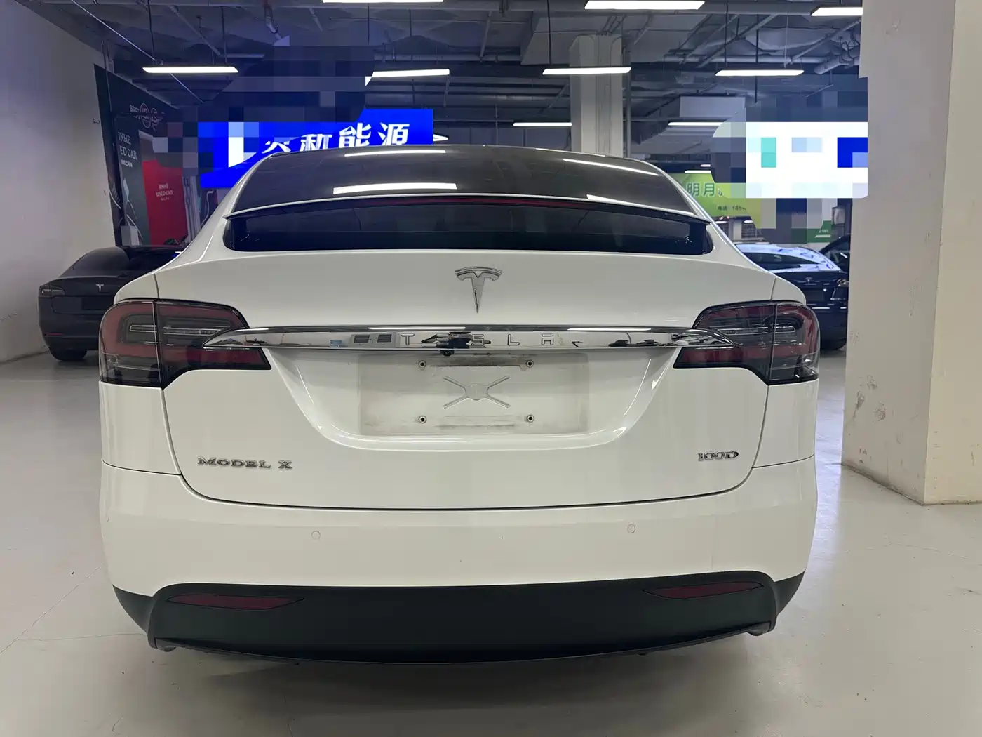 TESLA MODEL X