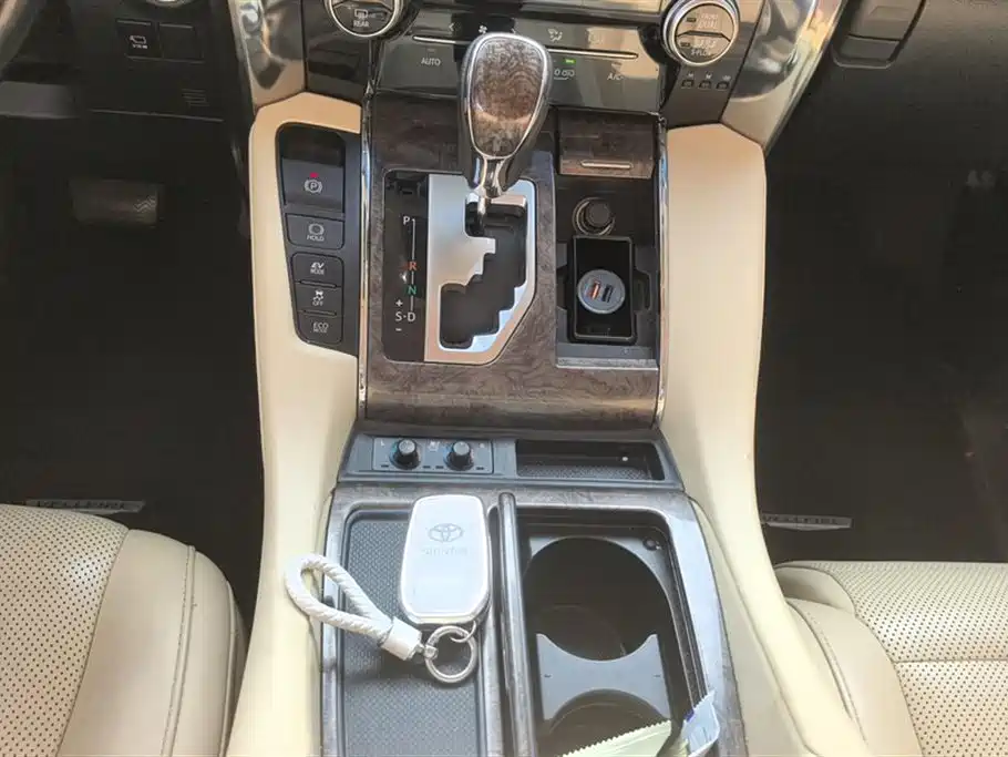 Toyota Vellfire 2021 Crown Hybrid 2.5L HV Supreme Edition фото 16