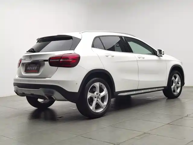 Mercedes-Benz GLA 2018 GLA 200 Dynamic — фото 2