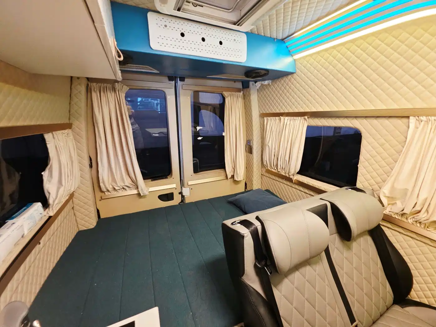 SAIC Maxus Xintu V80 2015 2016 2.5T AMT Aoyun Tong China IV Long Wheelbase High Roof 7-seater