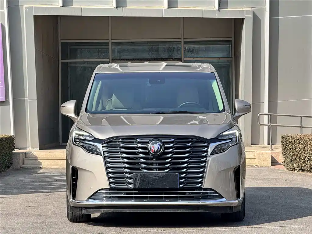Buick GL8 2023 ES Landmaster Exclusive фото 2
