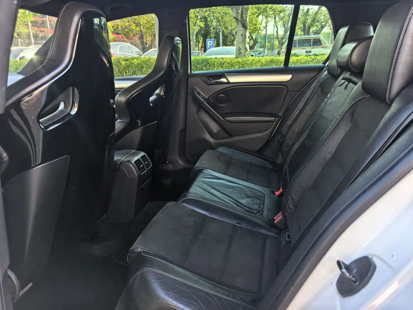 Volkswagen Golf (Import) 2011 2.0TSI R фото 9