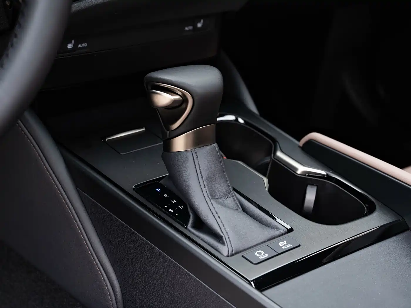 Lexus ES 2022 300h Excellence Edition фото 15
