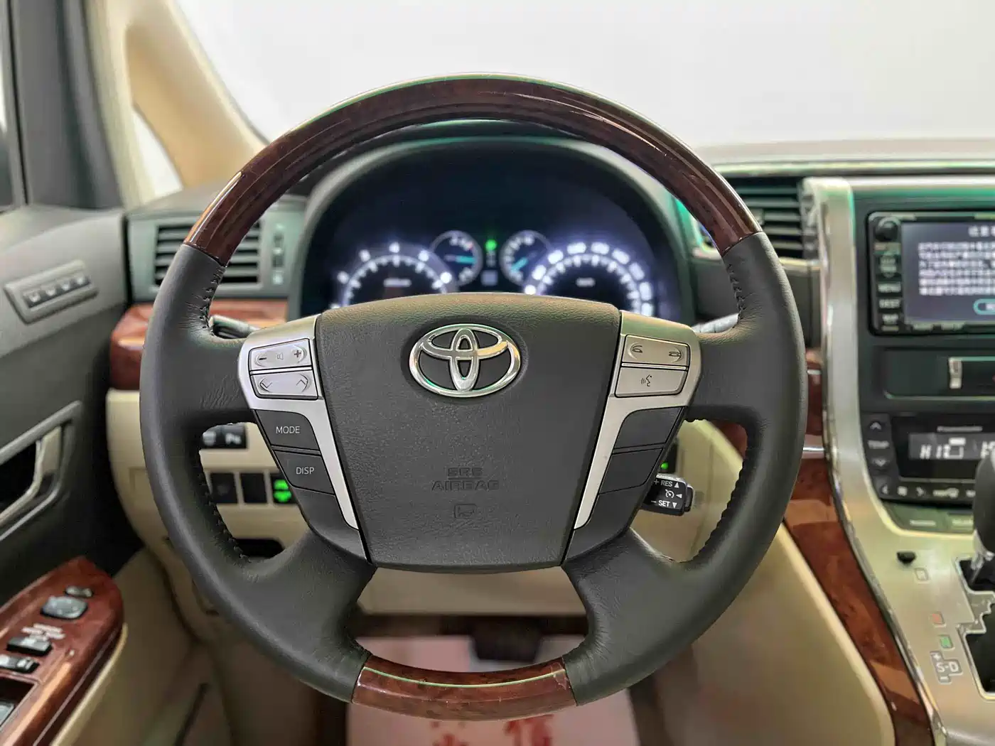 Toyota Alphard 2011 Model 2.4L Luxury фото 18