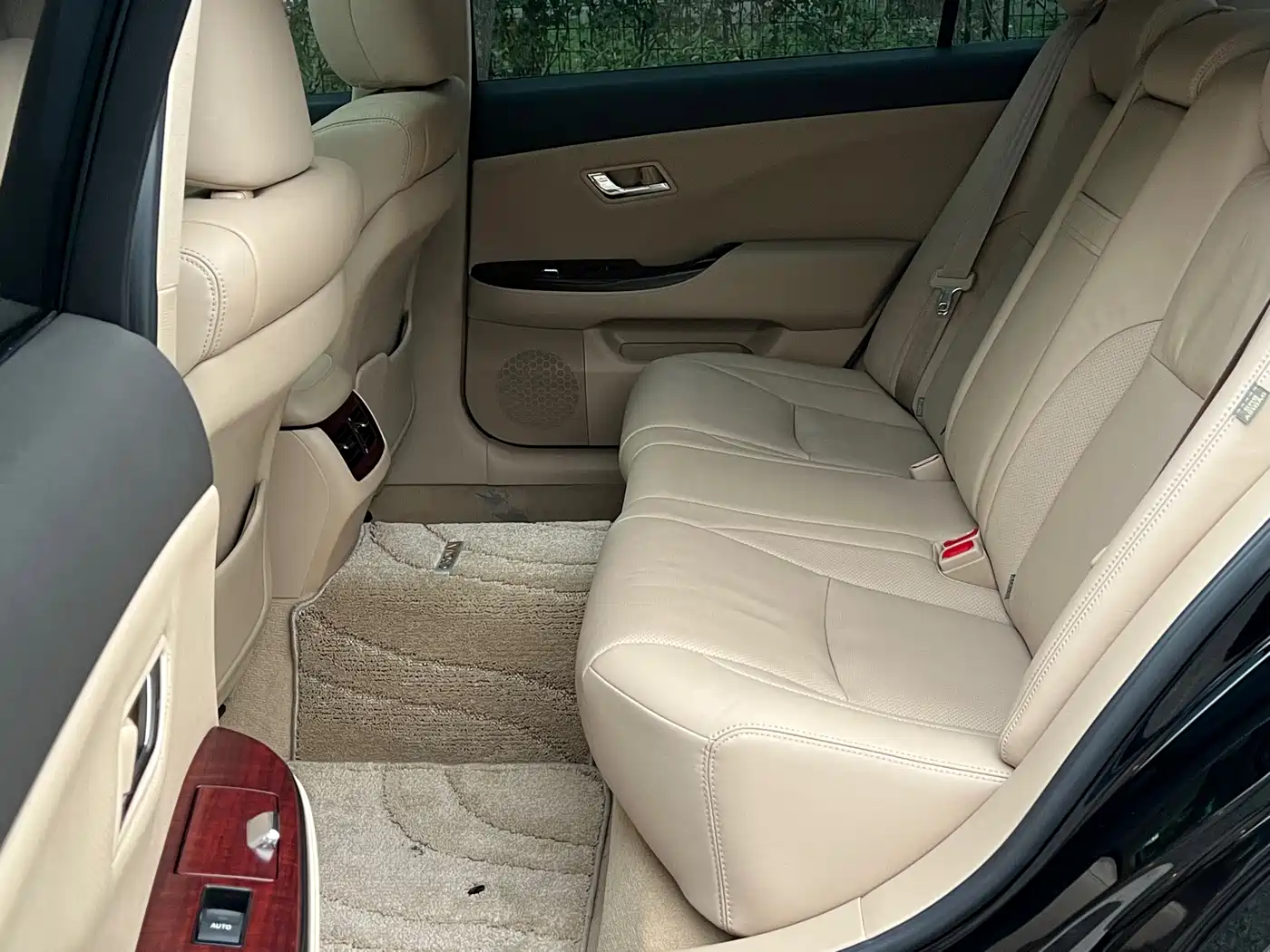 Toyota Crown 2010 2.5L Royal Leather Navigation Edition фото 18