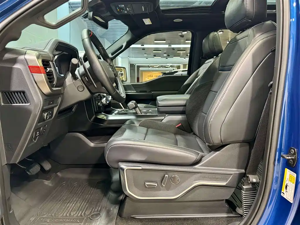 FORD F-150 RAPTOR