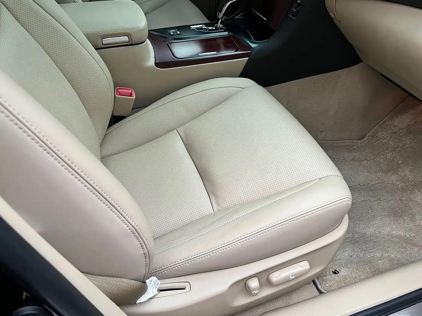 Toyota Crown 2010 2.5L Royal Leather Navigation Edition фото 22