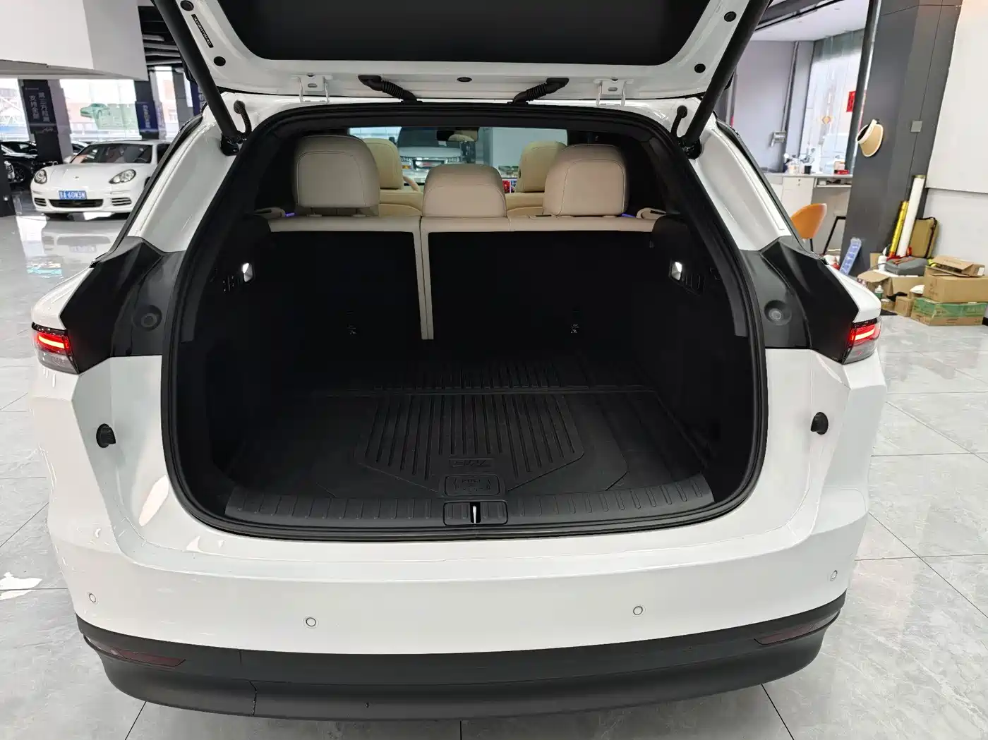 Li Auto i6 2026 2025 2WD Base Model