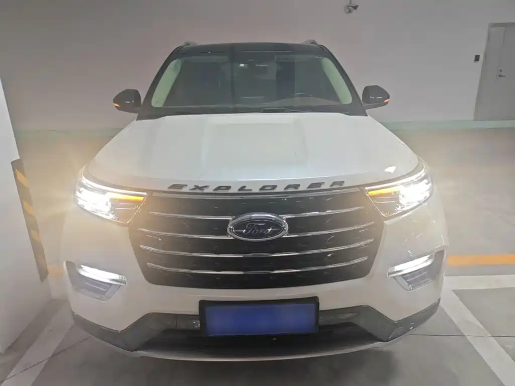 Фото 3 - Ford Explorer