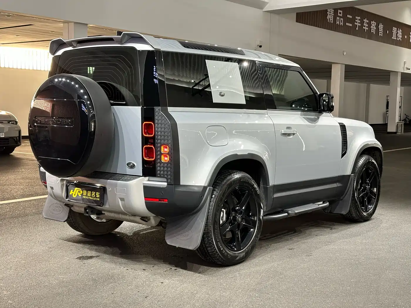 Land Rover Defender 2023 Model 90 3.0T P400 XS фото 6