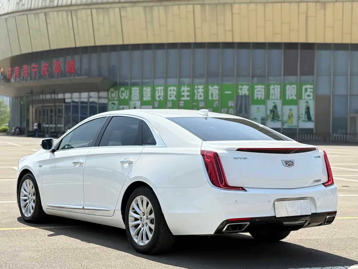 CADILLAC XTS
