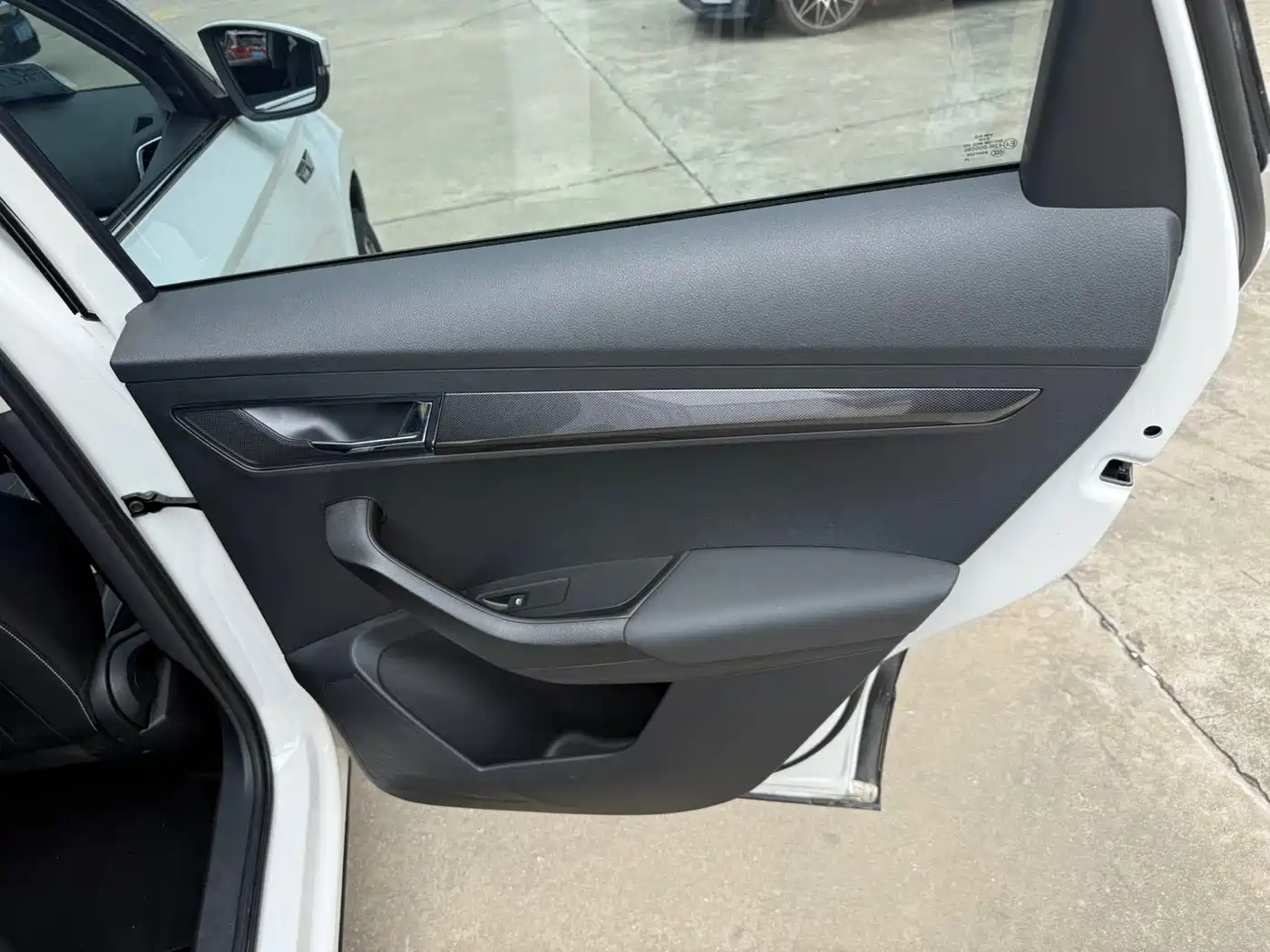 Škoda Karoq 2020 TSI280 Smart Luxury Edition China VI фото 17