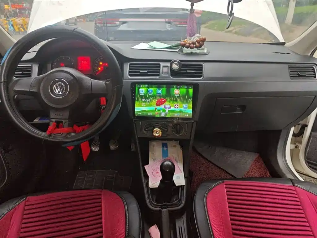 Volkswagen Santana 2015 1.4L Manual Trend Edition фото 13