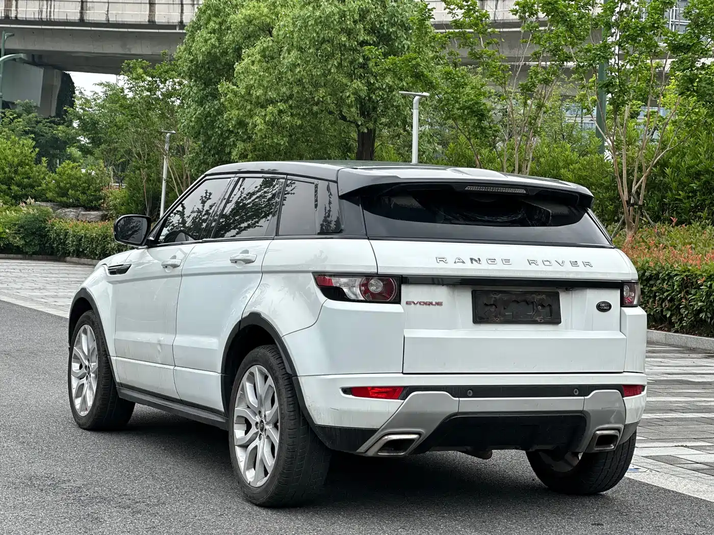 Land Rover Range Rover Evoque (Import) 2013 2.0T 5-door Dynamic Edition фото 4