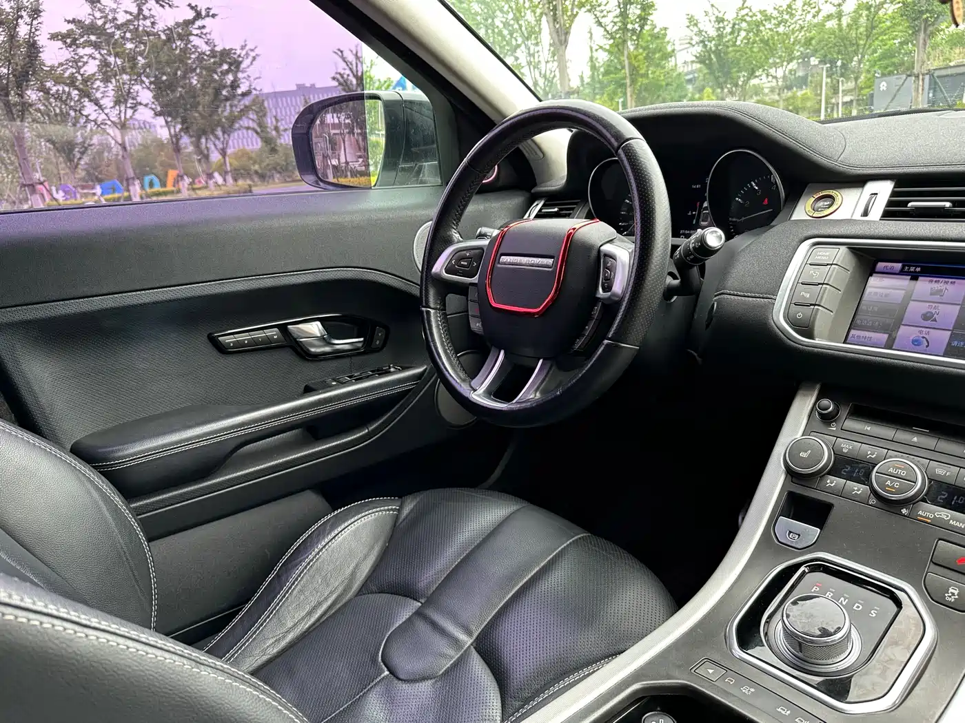 Land Rover Range Rover Evoque (Import) 2013 2.0T 5-door Dynamic Edition фото 12