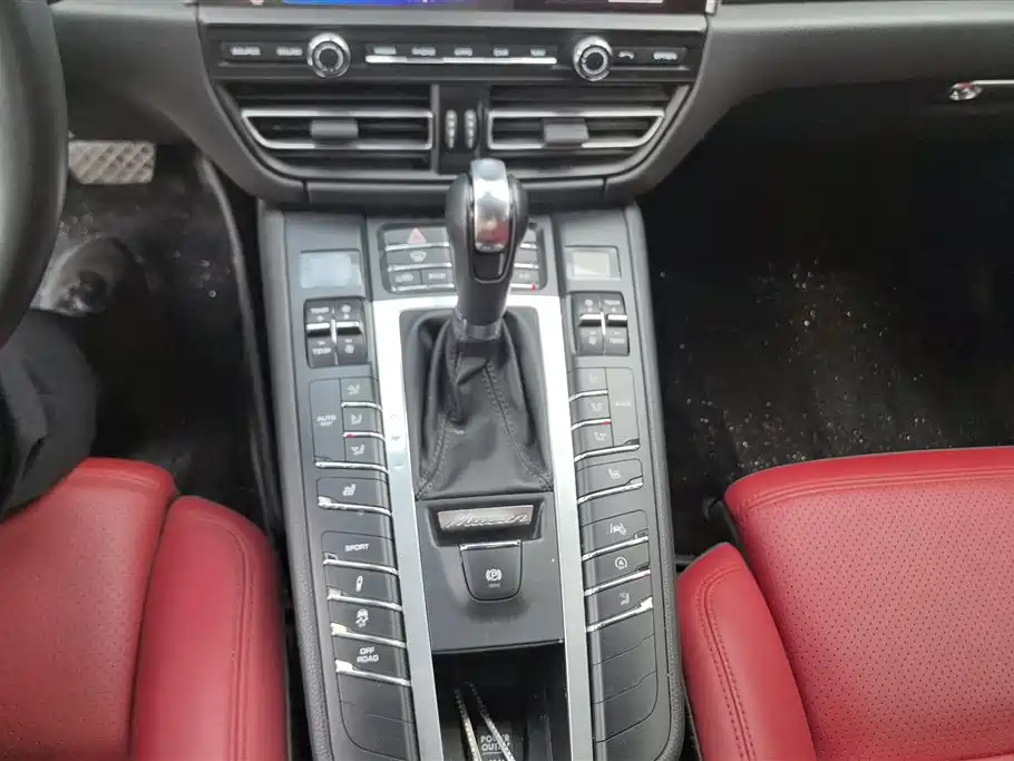 Porsche Macan 2018 Macan 2.0T фото 16