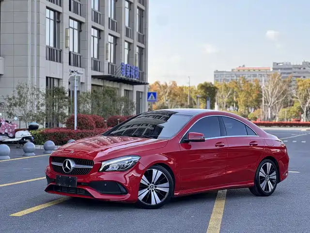MERCEDES-BENZ CLA