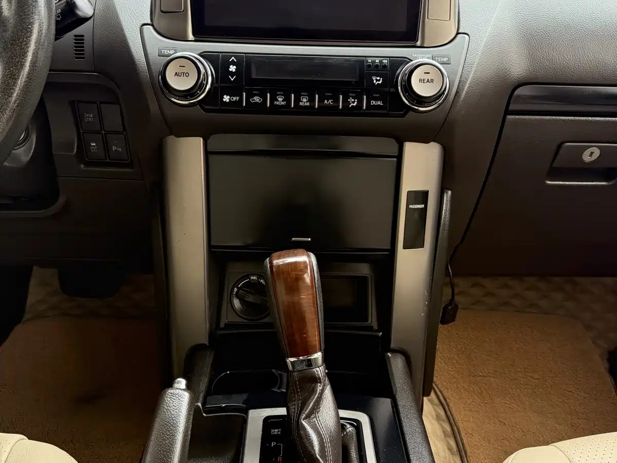 Toyota Prado (Import) 2010 2.7L Auto Luxury фото 7