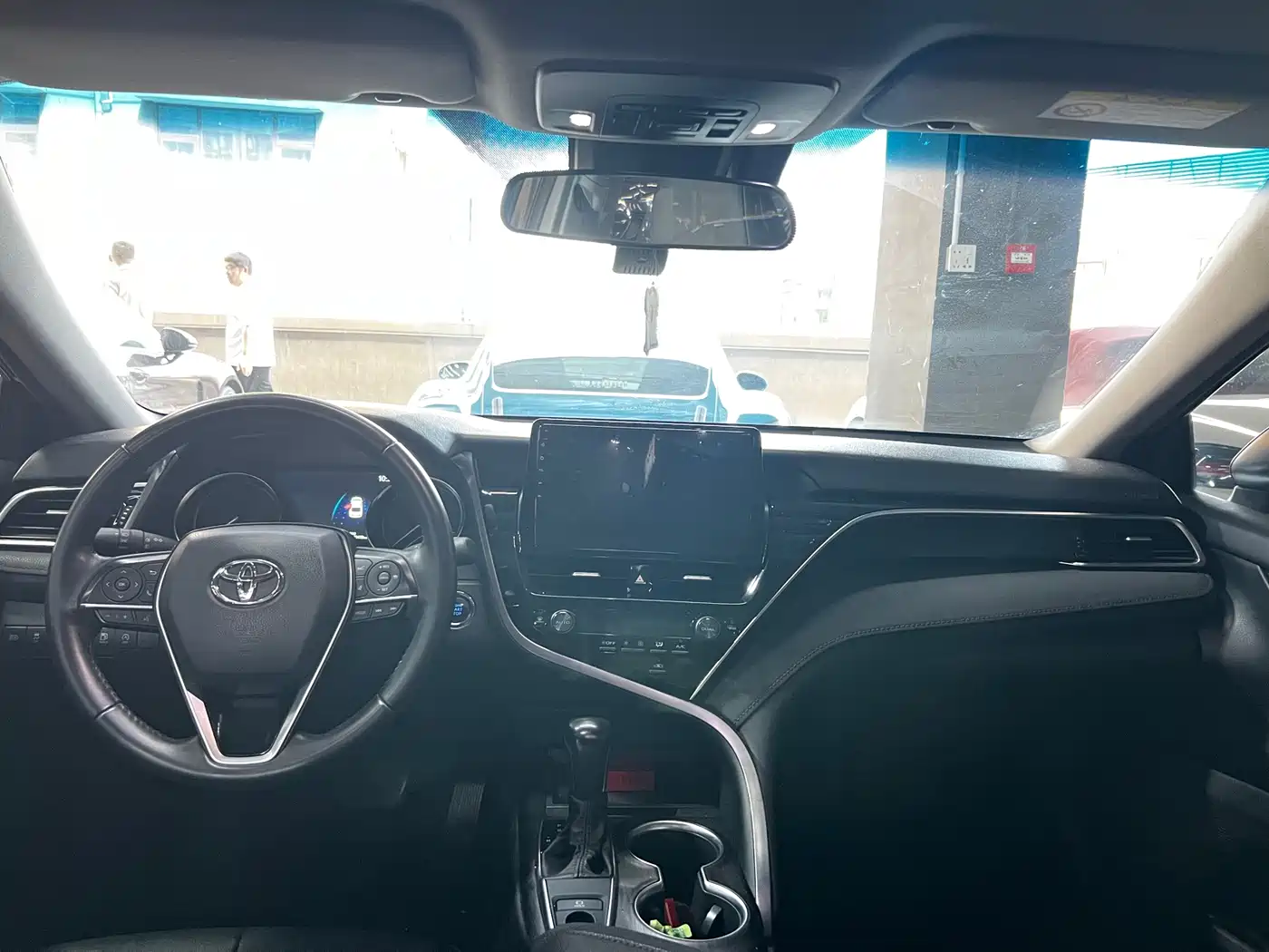 Фото 9 - Toyota Camry