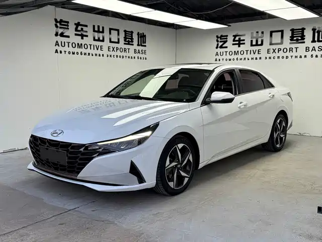 Hyundai Elantra 1.5L CVT LUX, Премиум