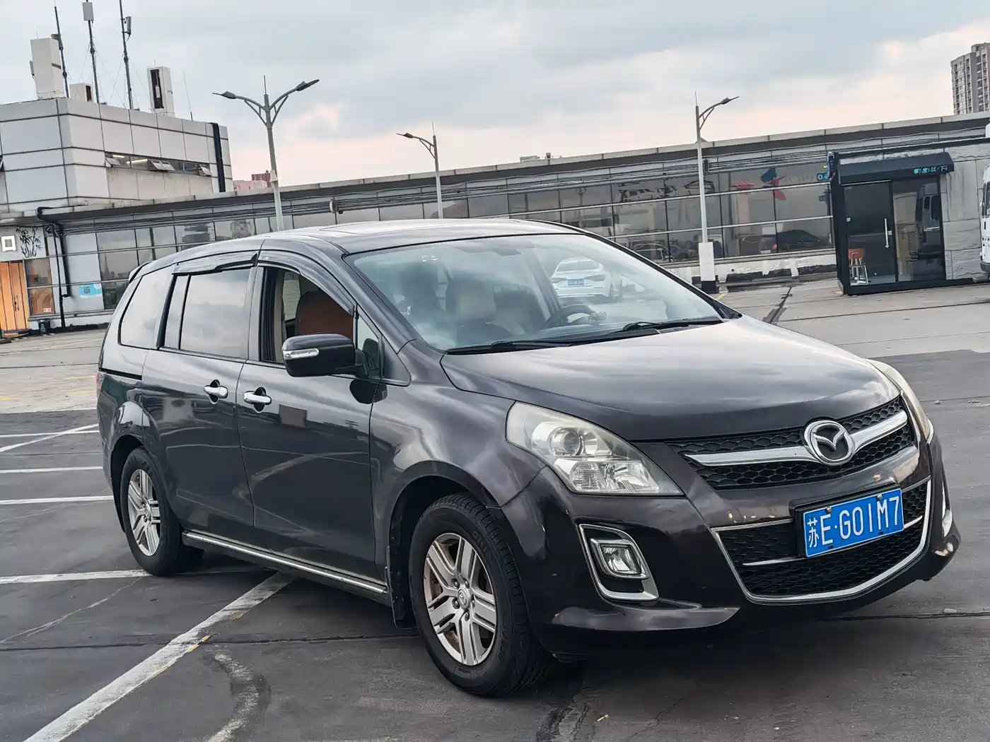 Mazda 8 2014 2013 2.5L Supreme Edition