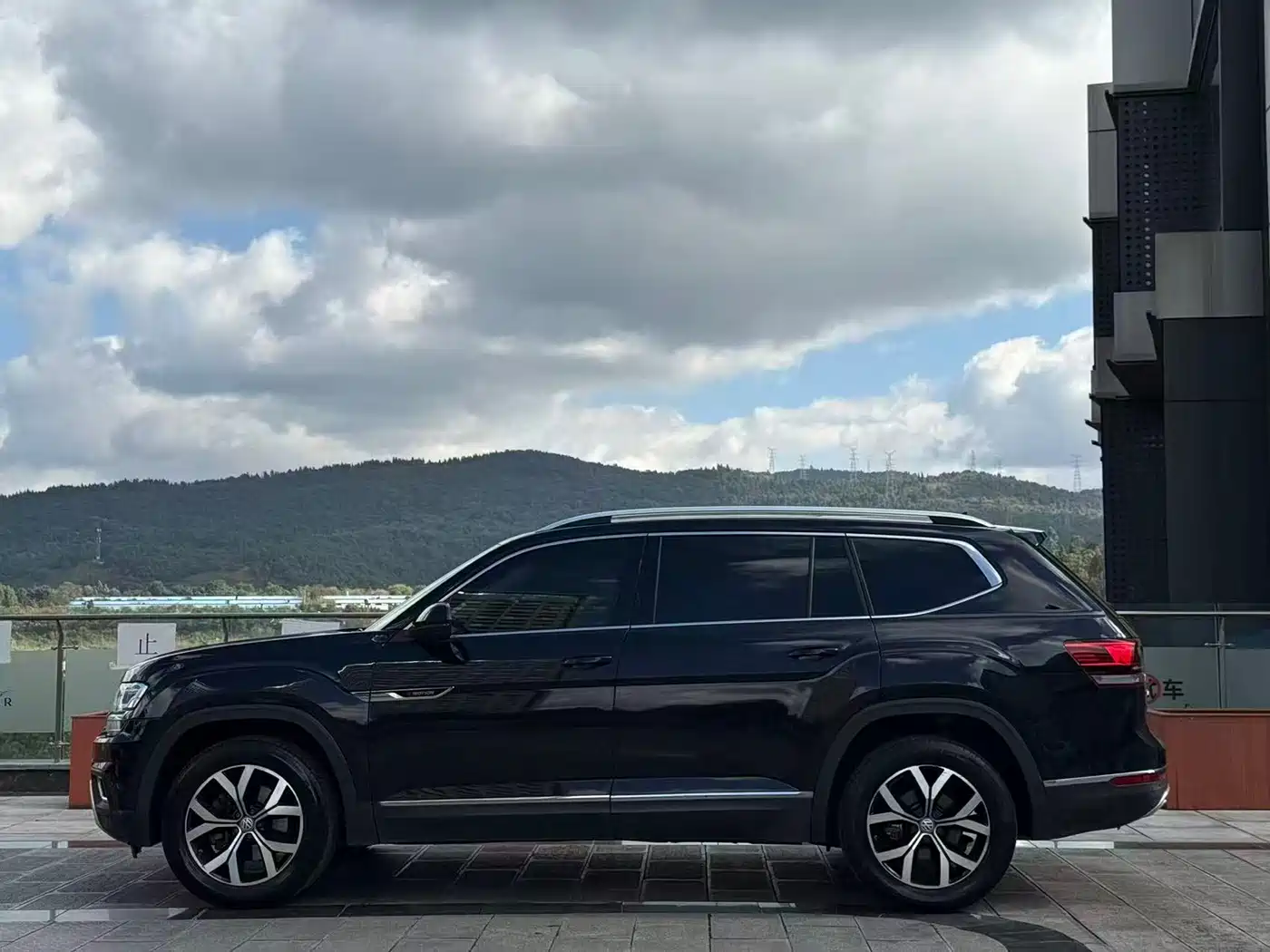Volkswagen Teramont 2019 380TSI 4WD Luxury Edition China VI фото 7