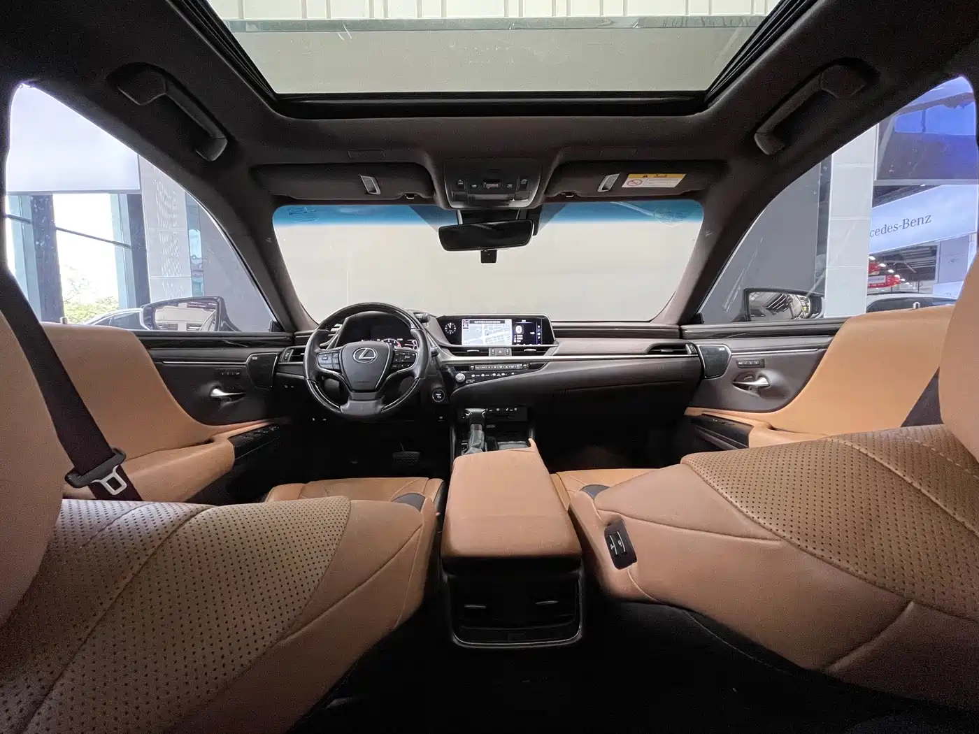 Lexus ES 2021 300h Executive Edition фото 12