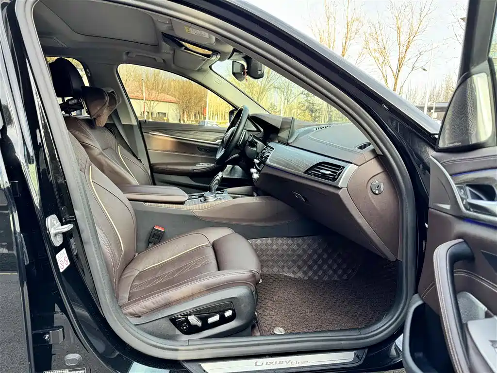 BMW 5 Series 2020 Model 530Li Executive Luxury Package фото 8