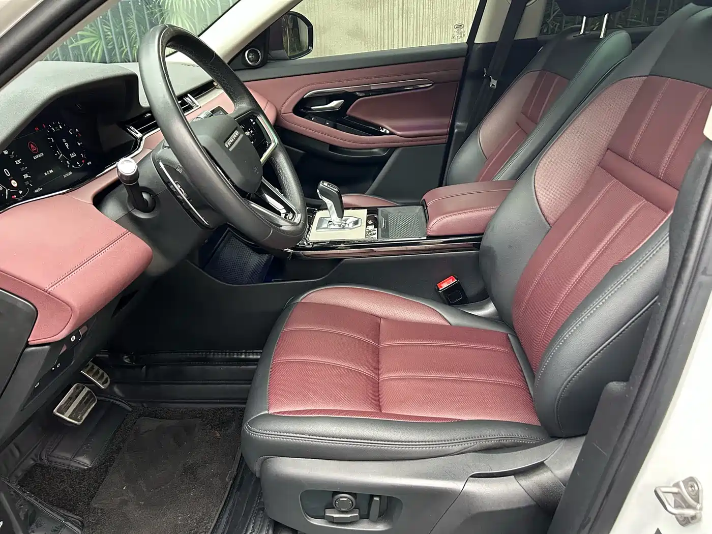 Land Rover Range Rover Evoque 2022 Range Rover Evoque L 249PS R-Dynamic Luxury Edition фото 25